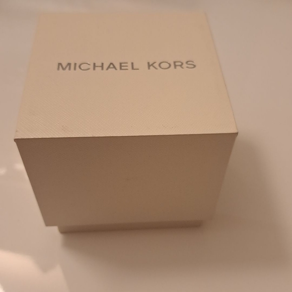 Michael Kors Watch - Picture 3 of 3